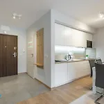Apartamenty BlueSky - Karkonoska 13, z widokiem na góry, blisko szlaków i wyciągów, w zielonej okolicy Apartamento Karpacz
